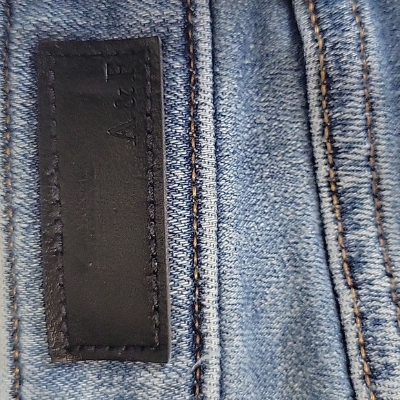 Abercrombie & Fitch Harper Low Rise Super Skinny Distressed Floral detail Size 0 - Picture 8 of 16